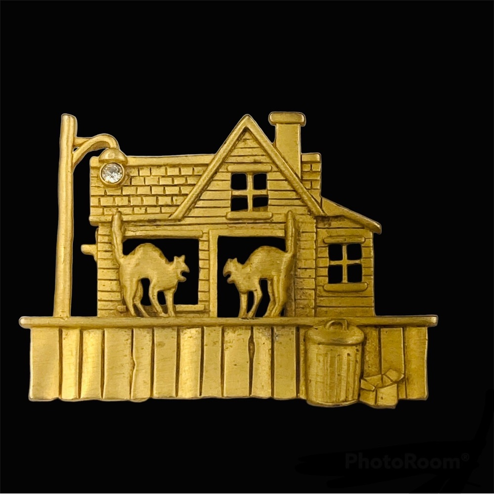 Fabulous Vintage JJ Hissing Alley Cats on Fence Brooch